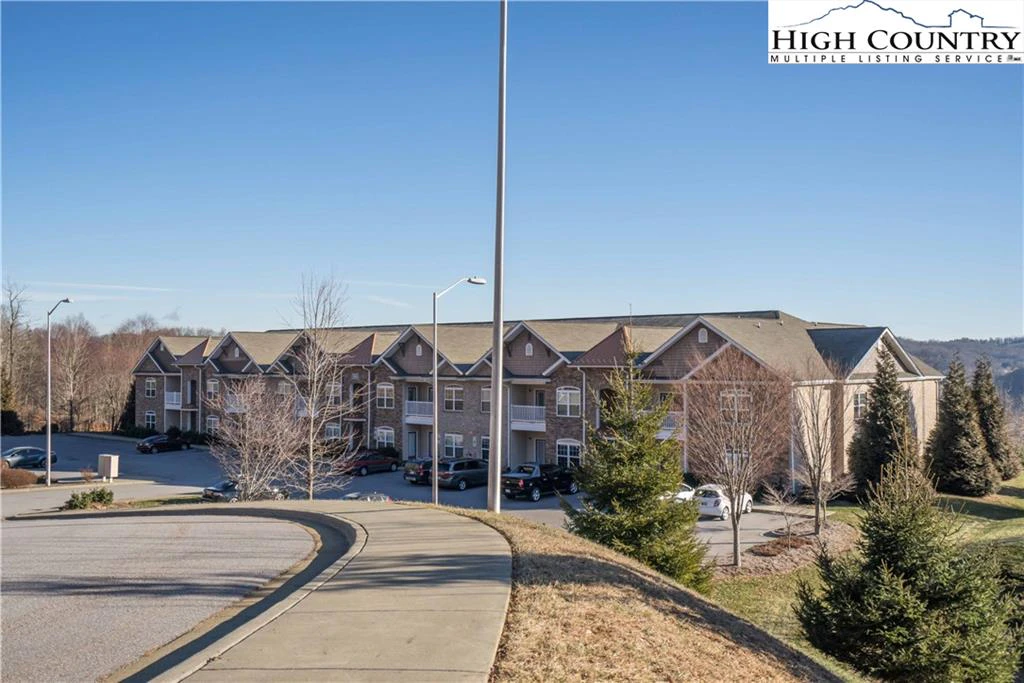 Image number 3 for the current listing