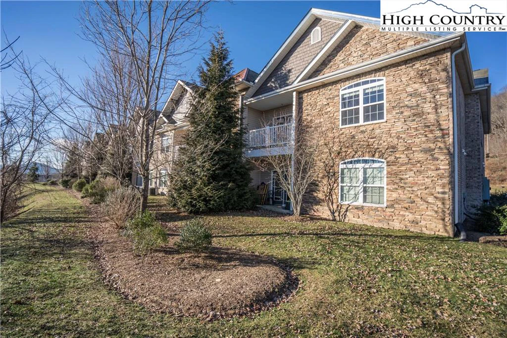 Image number 19 for the current listing