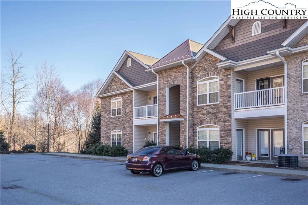 Image number 18 for the current listing