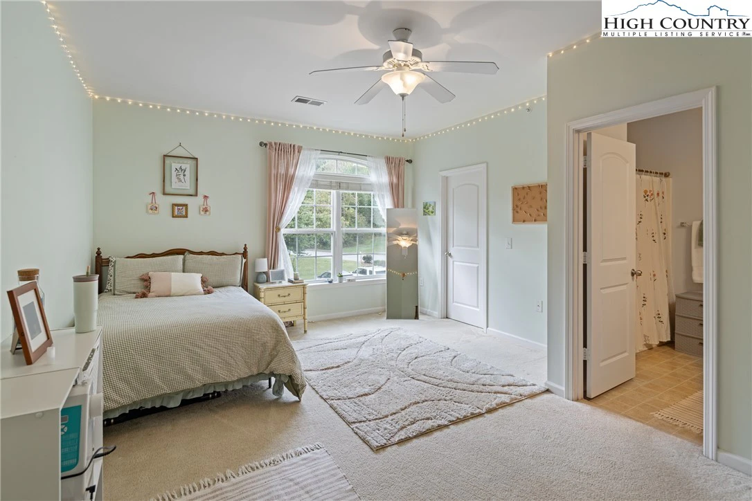 Image number 2 for the current listing