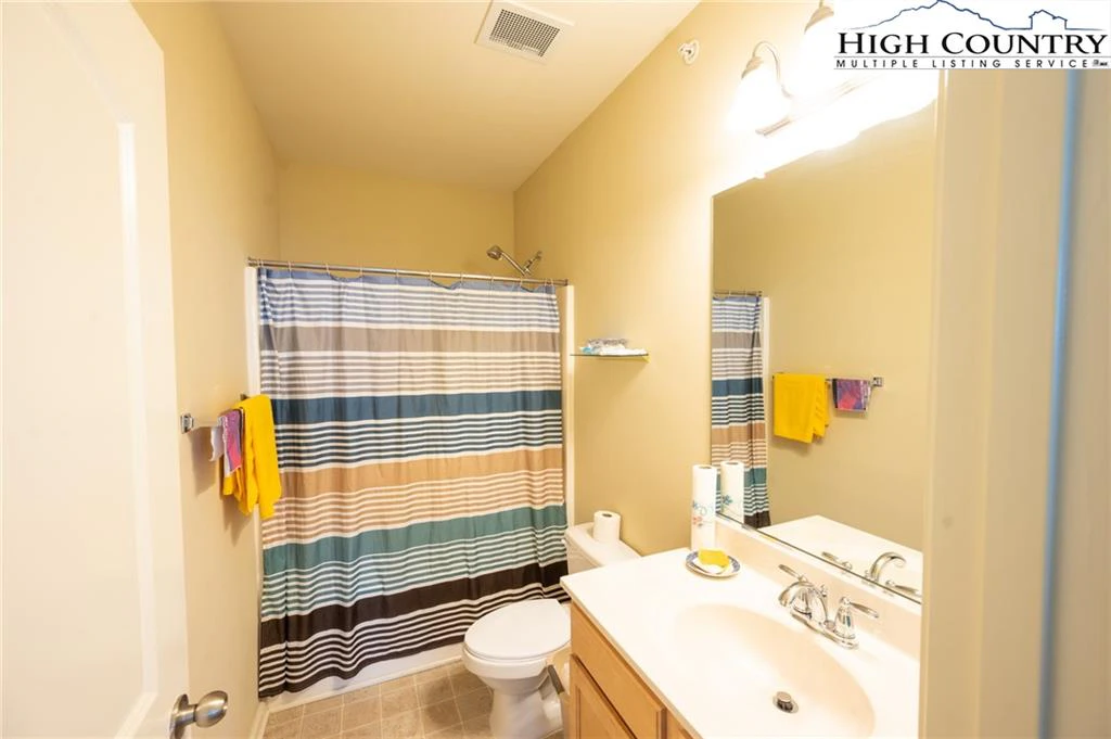 Image number 2 for the current listing