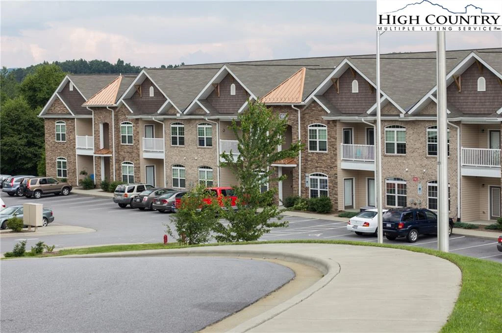 Image number 4 for the current listing