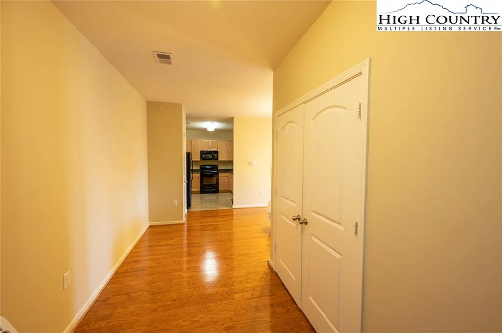 Image number 21 for the current listing