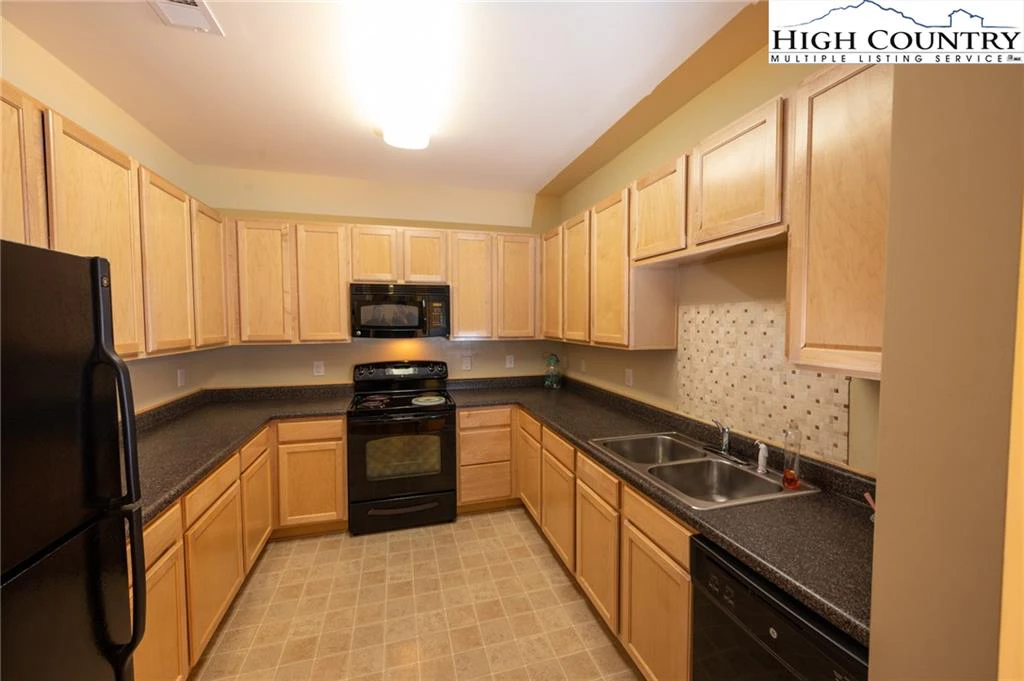Image number 18 for the current listing