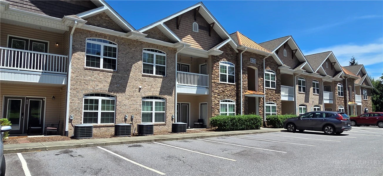 Image number 2 for the current listing