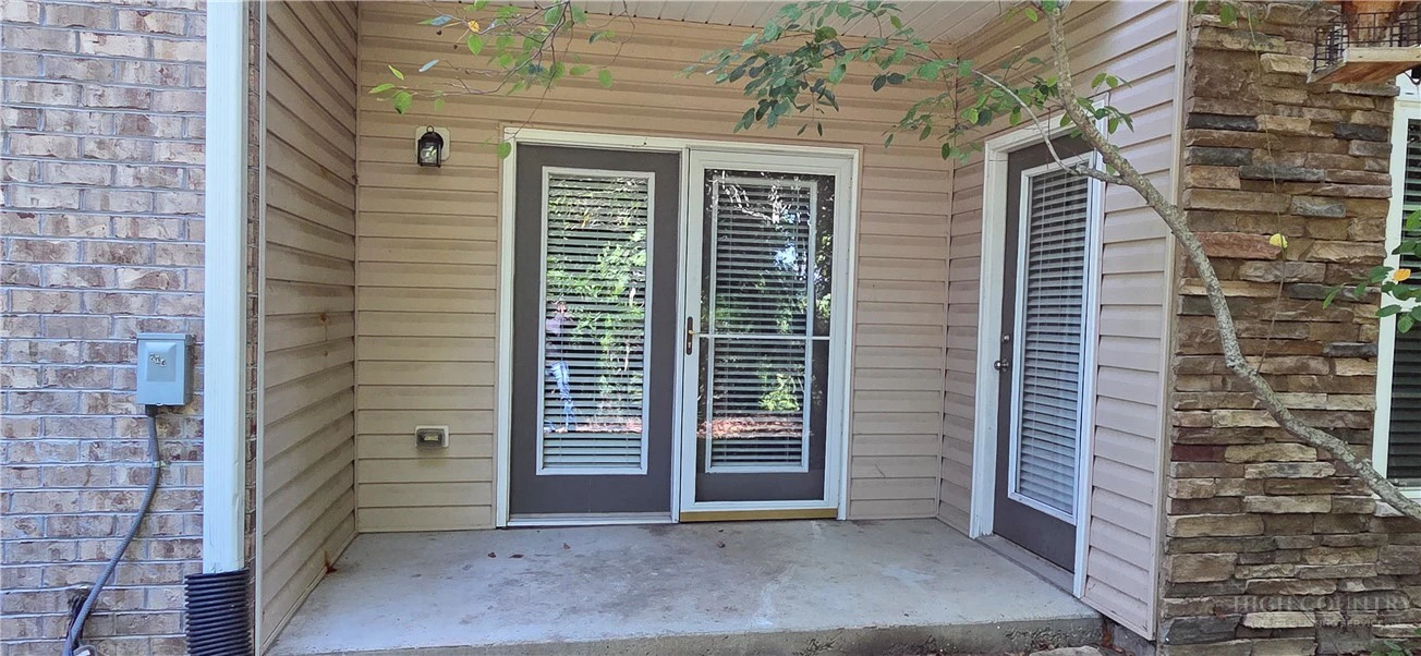 Image number 3 for the current listing