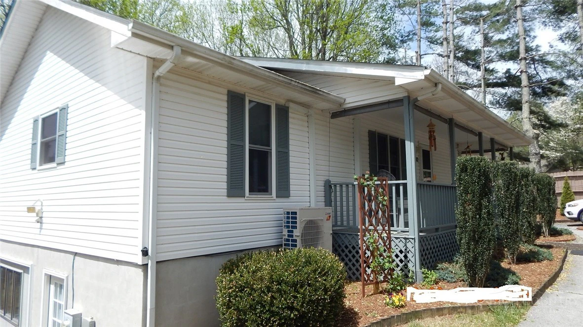 Image number 3 for the current listing