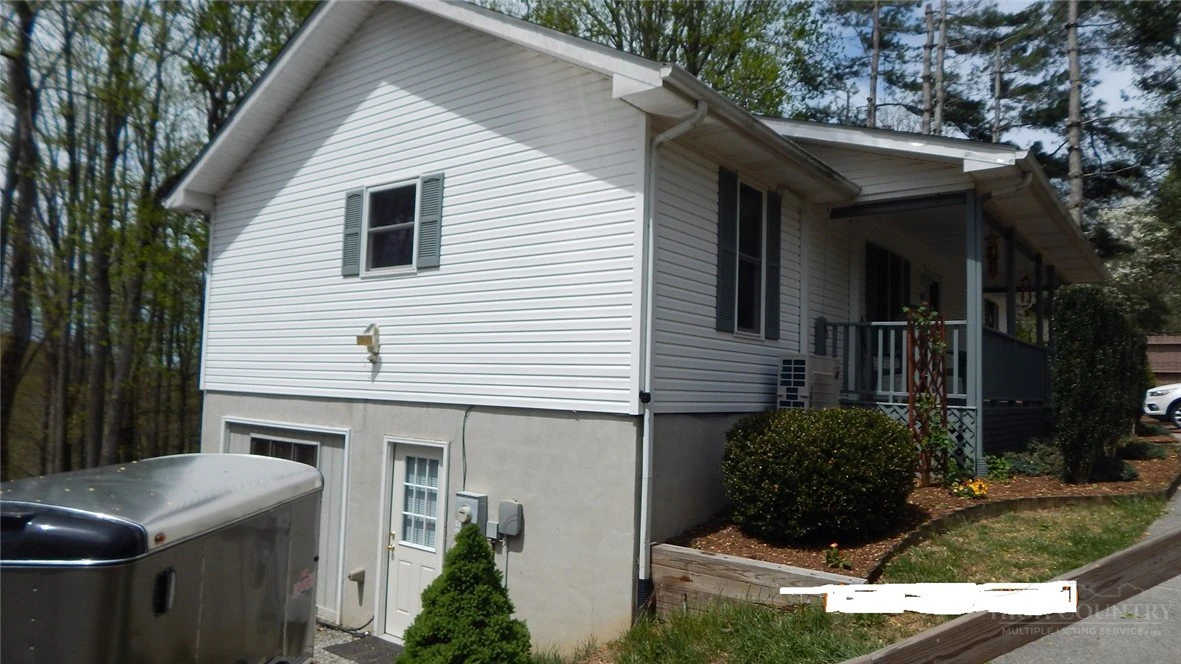 Image number 5 for the current listing
