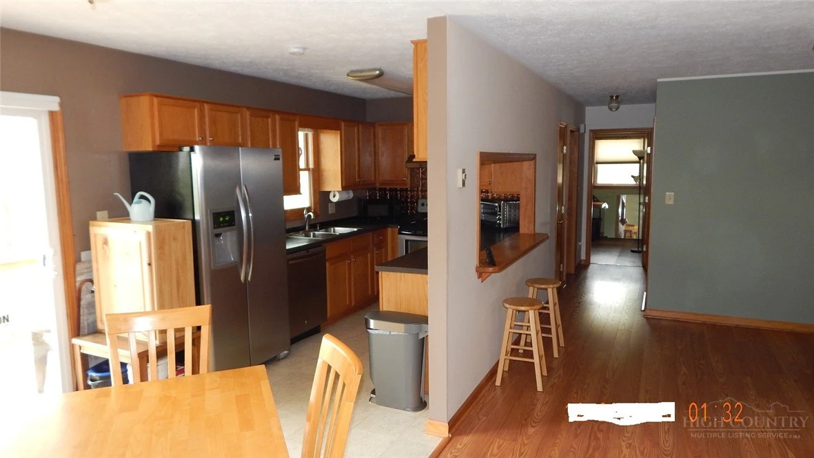 Image number 6 for the current listing