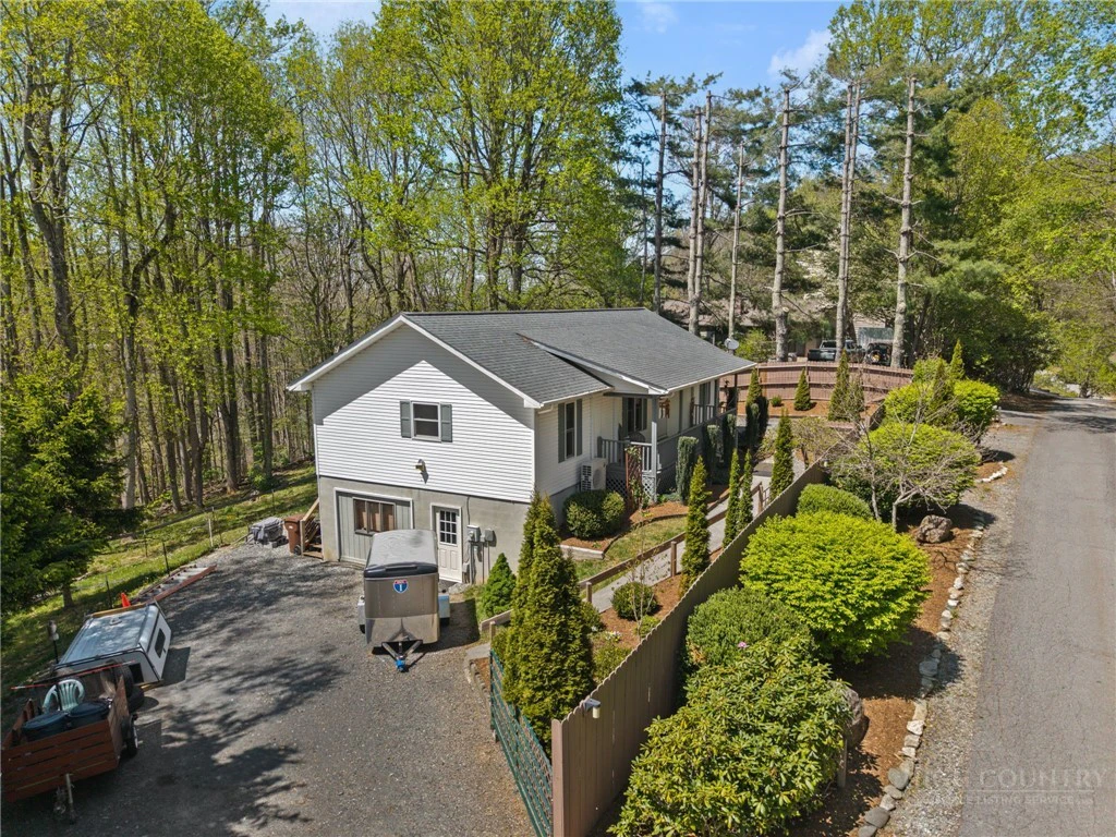 Image number 4 for the current listing