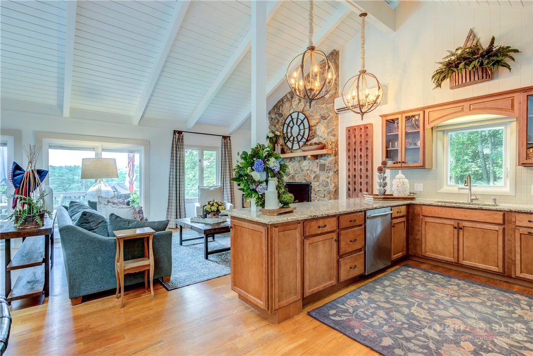 Image number 13 for the current listing