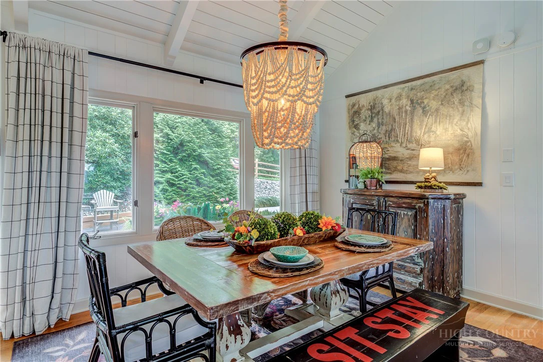 Image number 14 for the current listing