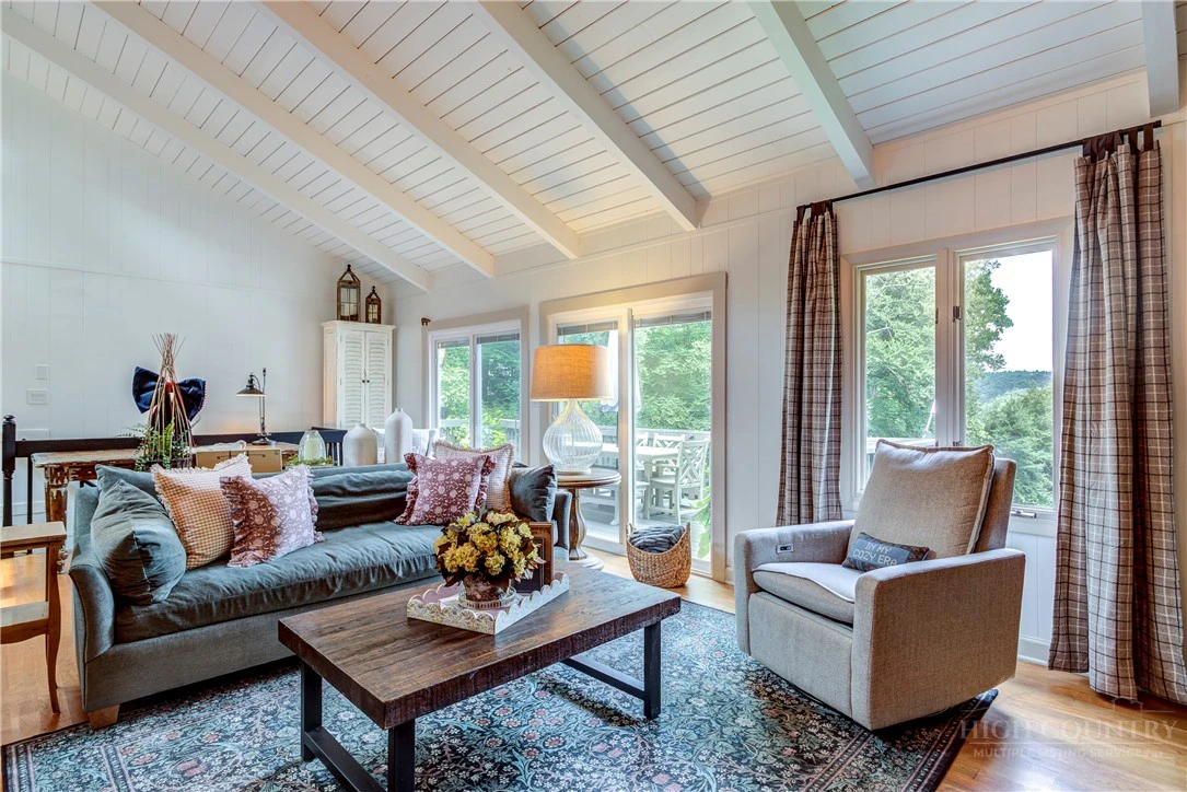 Image number 21 for the current listing