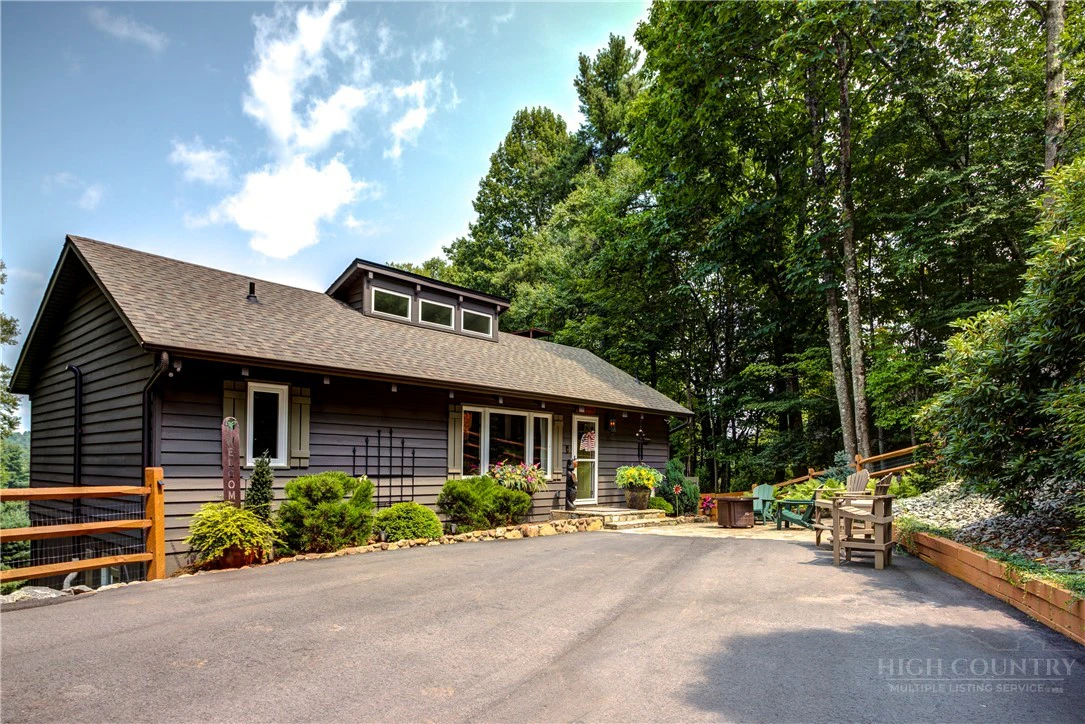 Image number 2 for the current listing