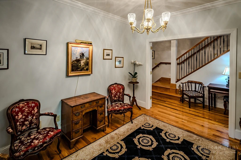 Image number 12 for the current listing