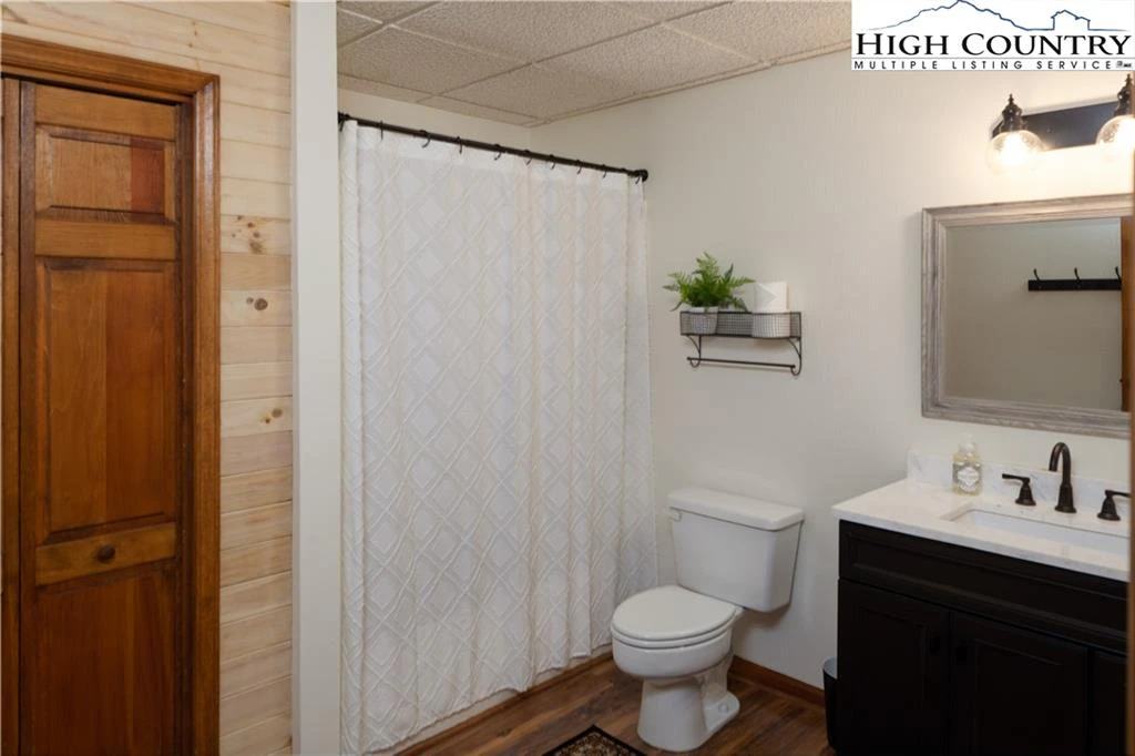 Image number 3 for the current listing