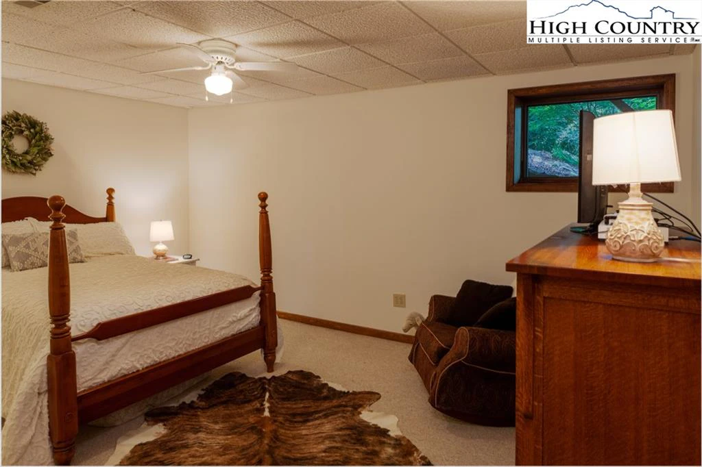 Image number 5 for the current listing