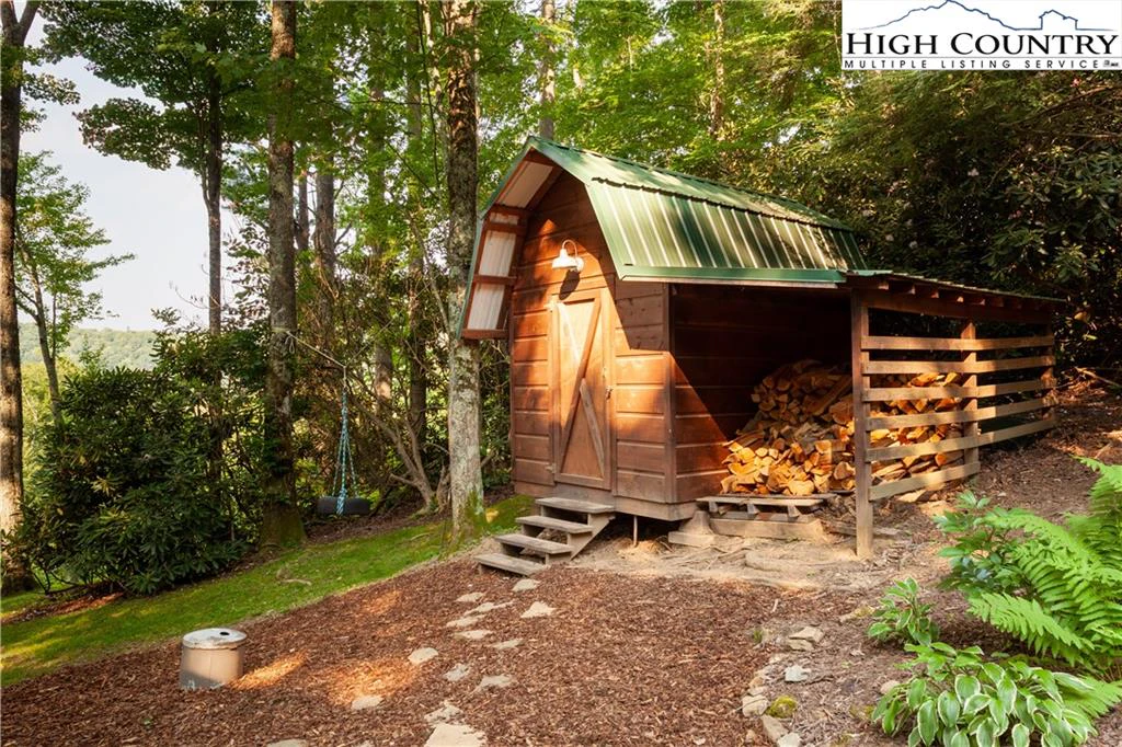 Image number 2 for the current listing