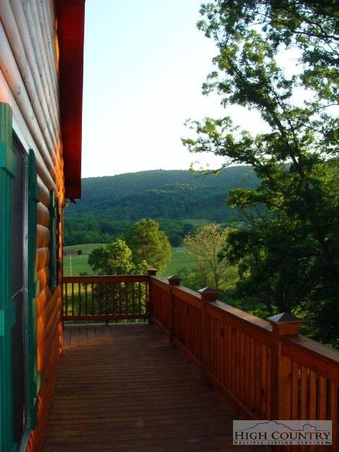 Image number 15 for the current listing