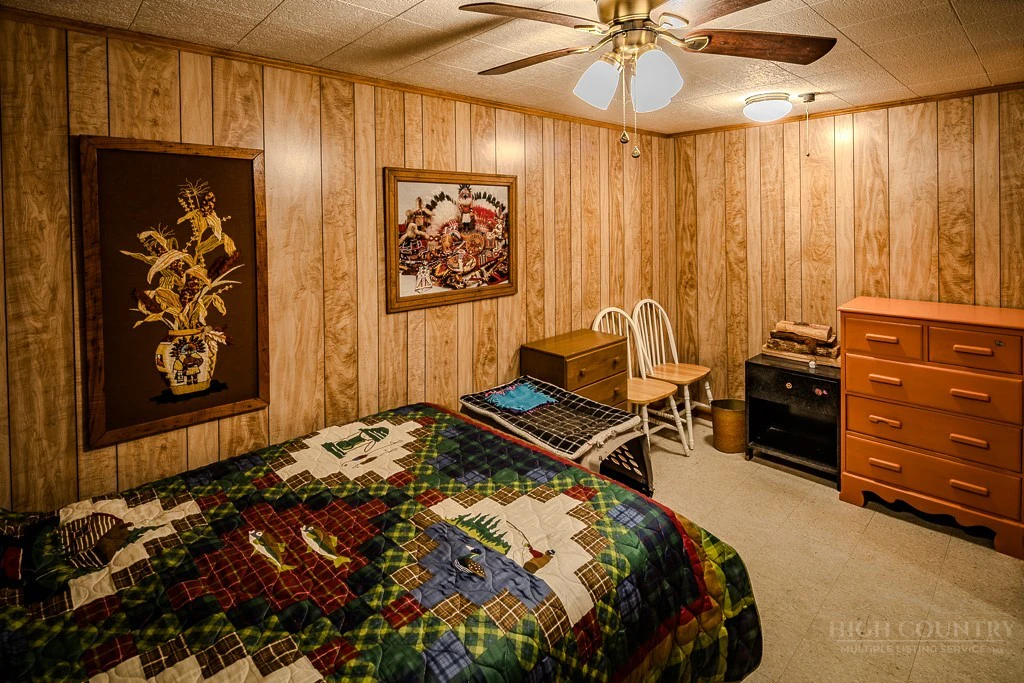 Image number 3 for the current listing