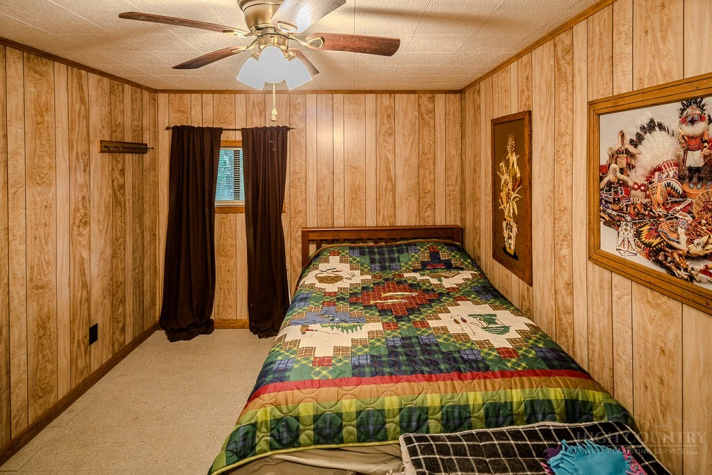 Image number 15 for the current listing