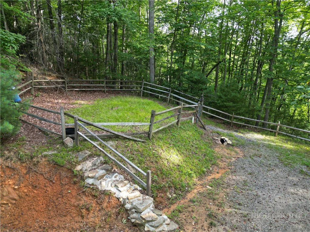 Image number 13 for the current listing