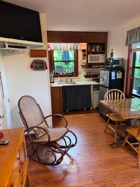 Image number 20 for the current listing
