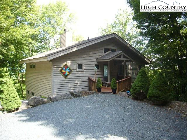 Image number 1 for the current listing