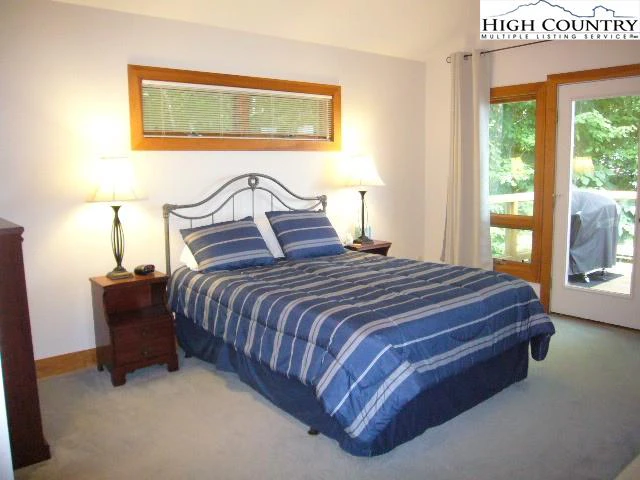 Image number 15 for the current listing