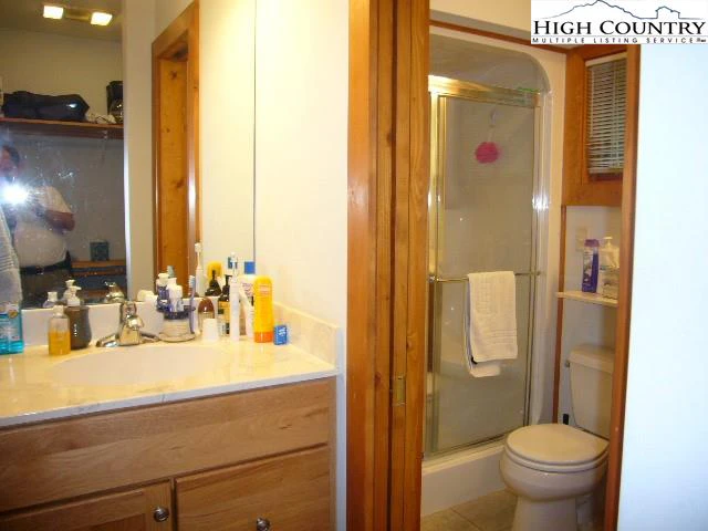 Image number 2 for the current listing