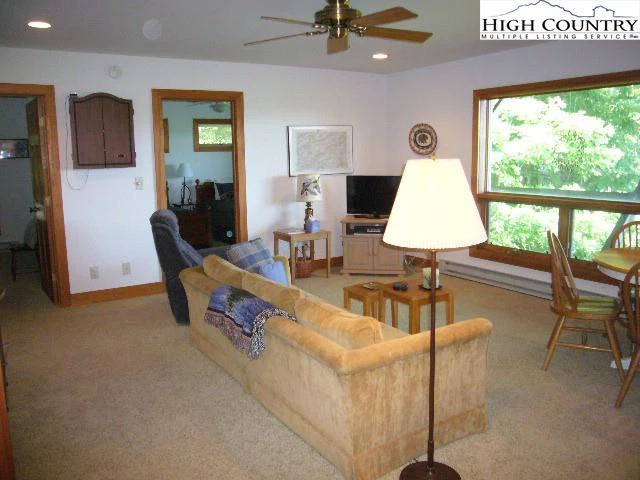 Image number 12 for the current listing