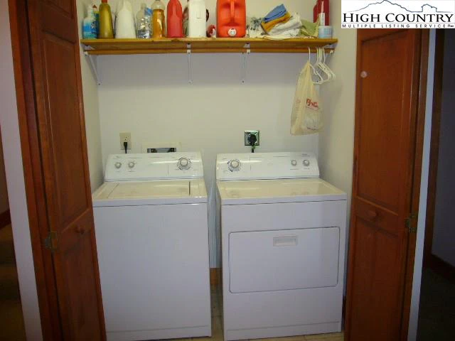 Image number 3 for the current listing