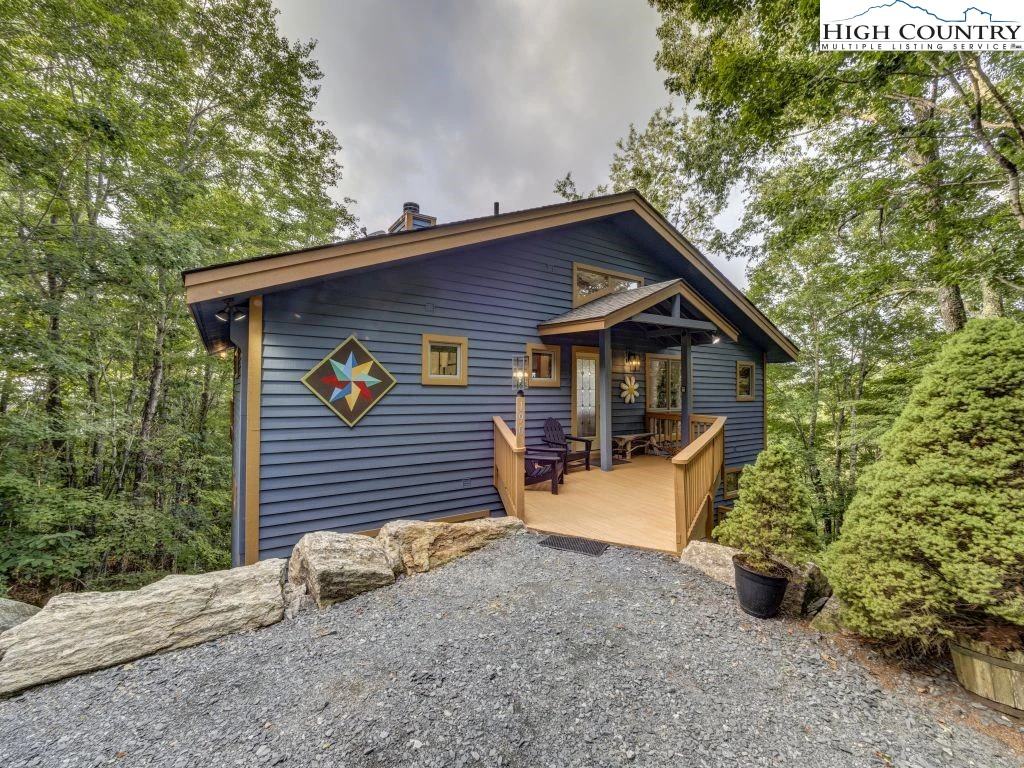 Image number 3 for the current listing