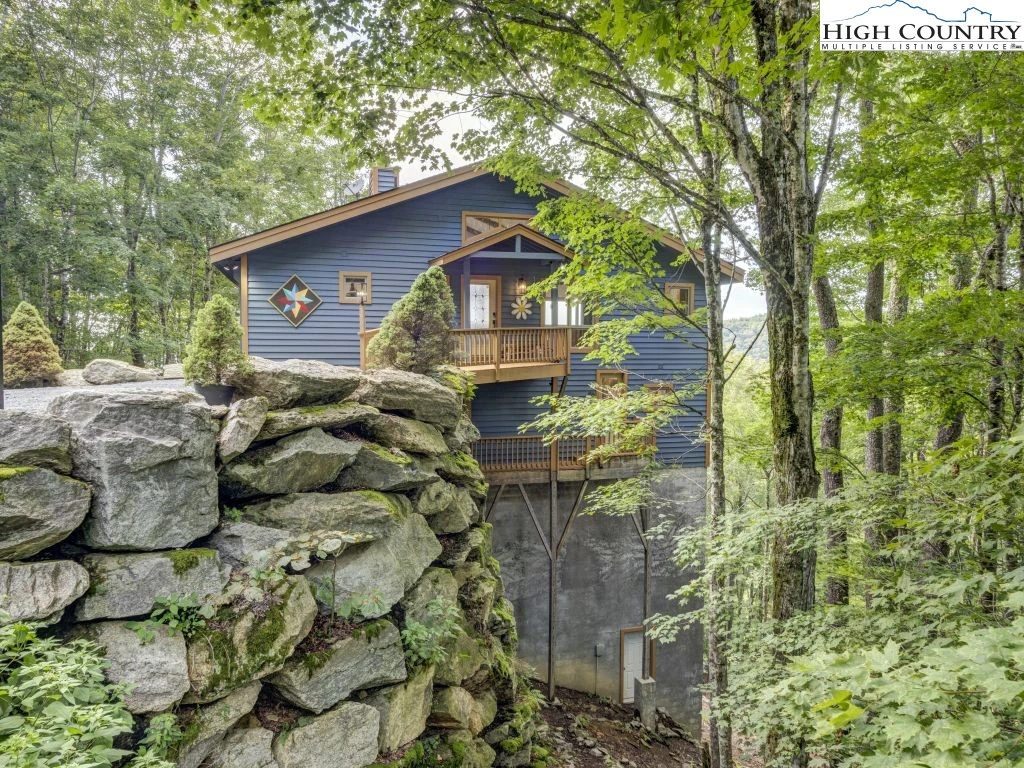 Image number 14 for the current listing
