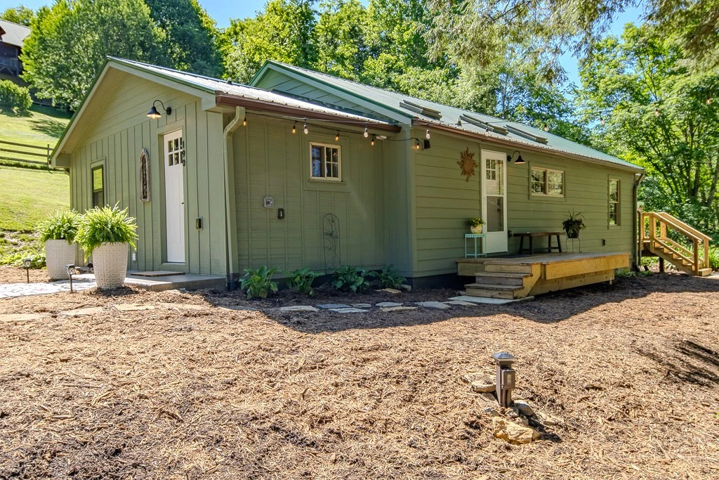 Image number 14 for the current listing