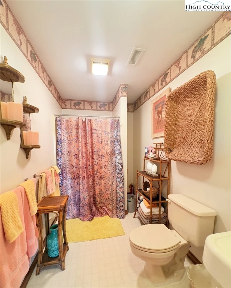 Image number 11 for the current listing