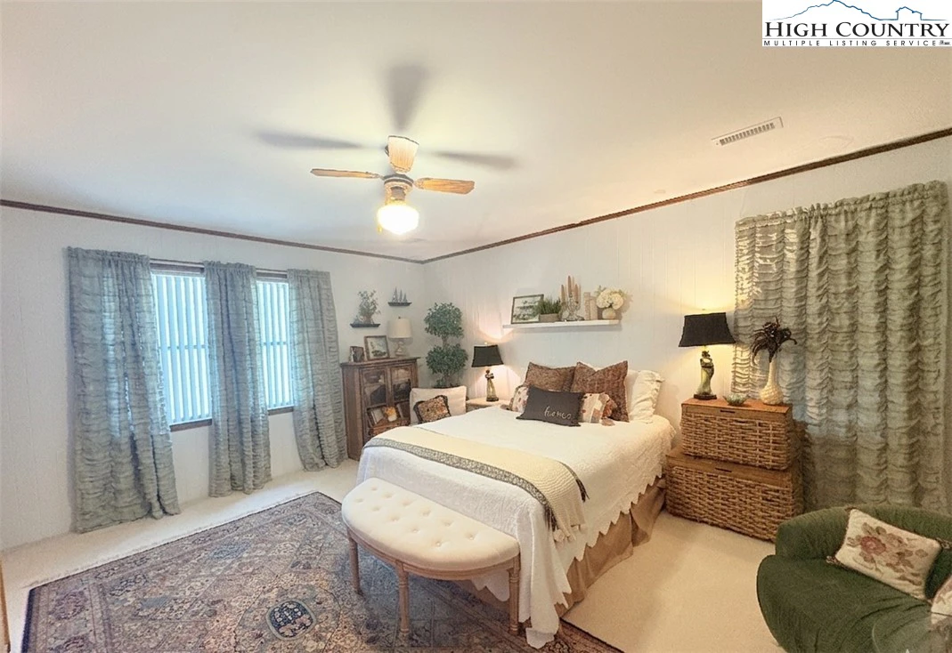 Image number 13 for the current listing