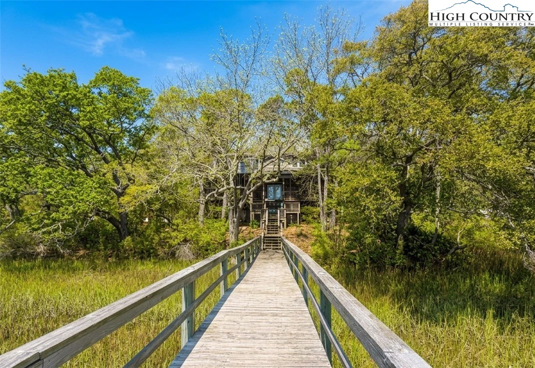 Image number 1 for the current listing