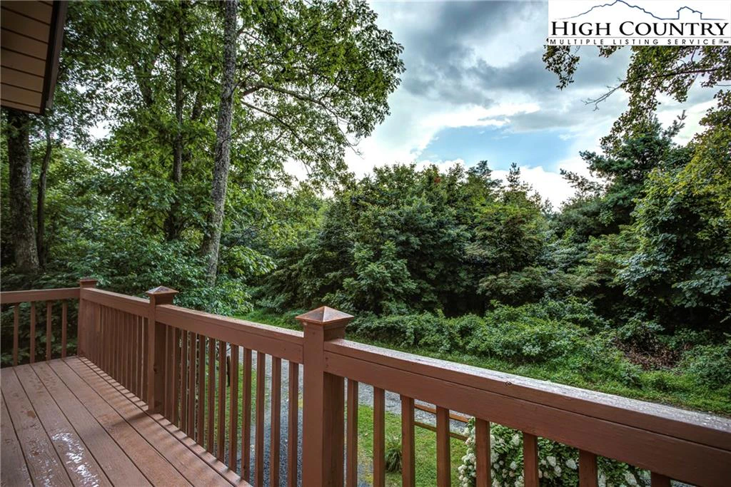 Image number 5 for the current listing