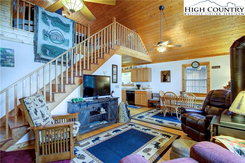 Image number 2 for the current listing