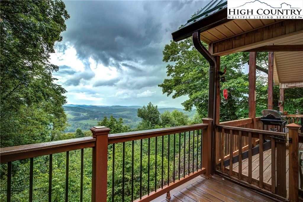 Image number 19 for the current listing