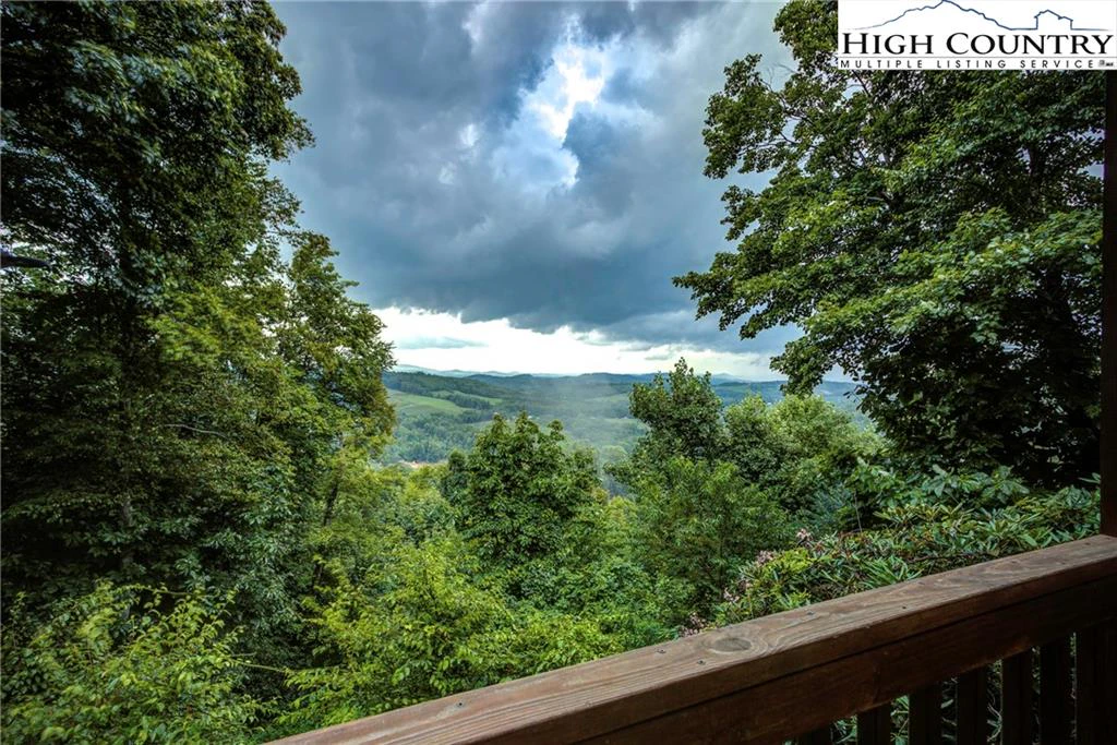Image number 21 for the current listing