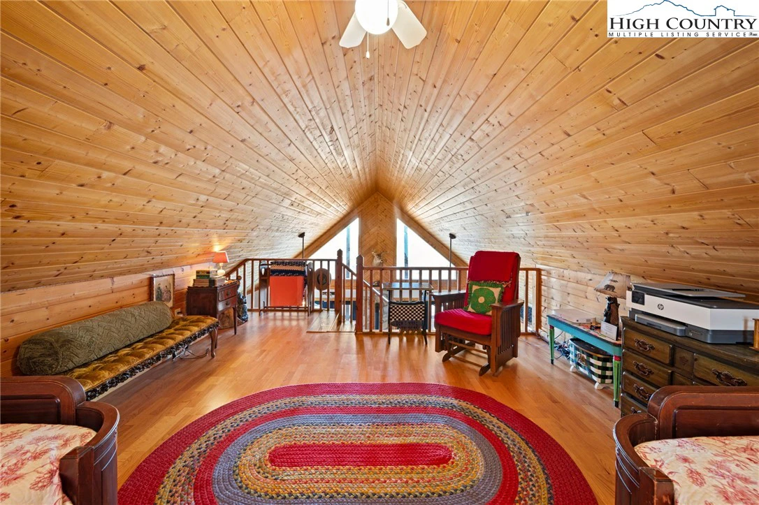 Image number 6 for the current listing
