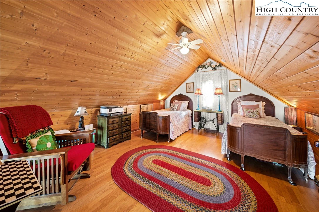 Image number 7 for the current listing