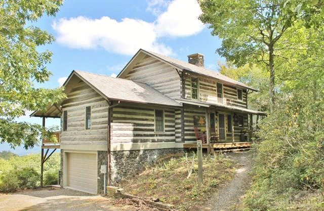Image number 1 for the current listing
