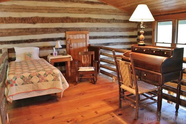 Image number 18 for the current listing