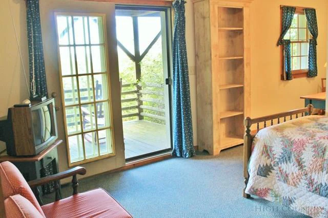 Image number 5 for the current listing