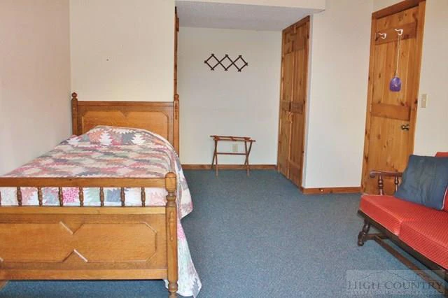 Image number 6 for the current listing