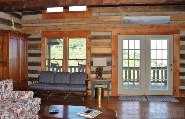 Image number 13 for the current listing