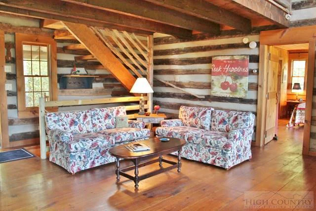 Image number 15 for the current listing